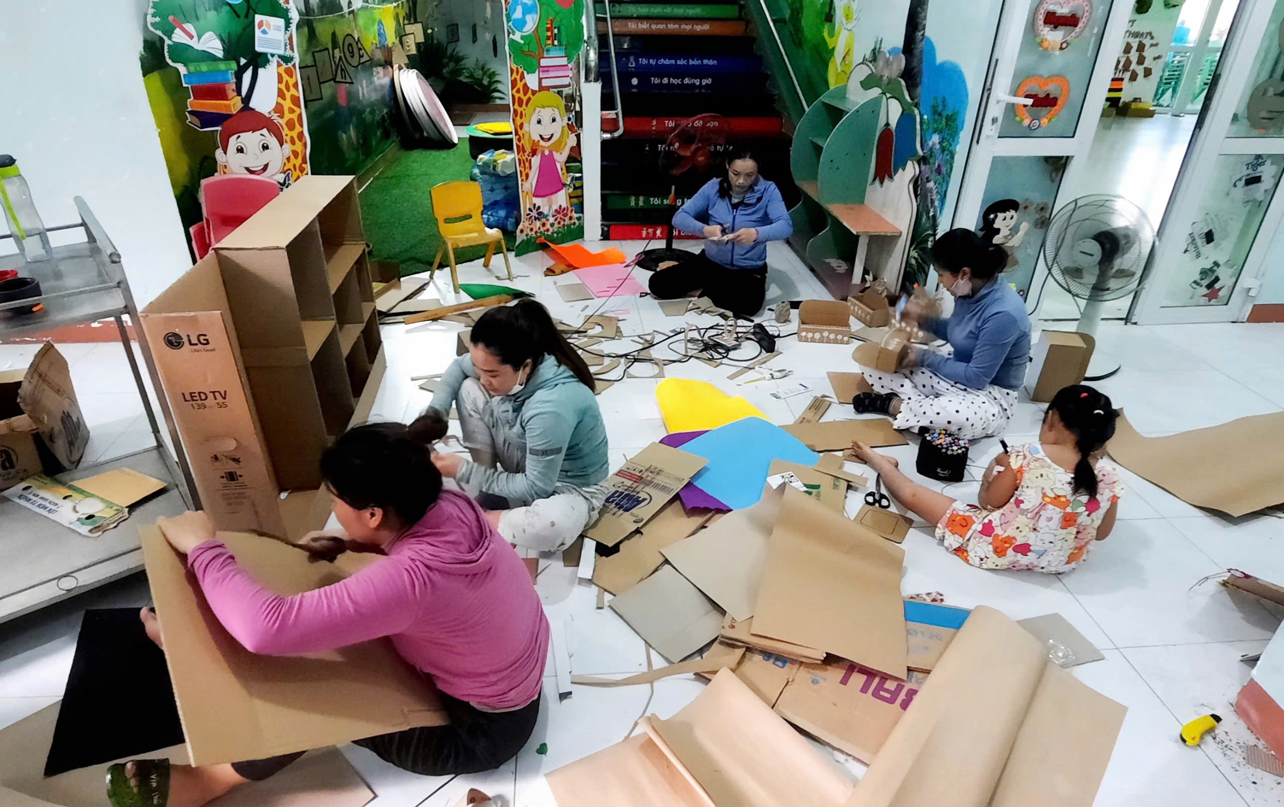 Chào đón năm học mới.🍀🍀🍀🍀 Tập thể trường mầm non 28/8 đang chuẩn bị một sự thay đổi đặc biệt trong môi trường trang trí lớp học. Những không gian quen thuộc sẽ khoác lên mình một diện mạo mới, sáng tạo và sinh động hơn🥰🥰🥰🥰 Cùng chờ nhé .